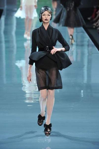 Look 13